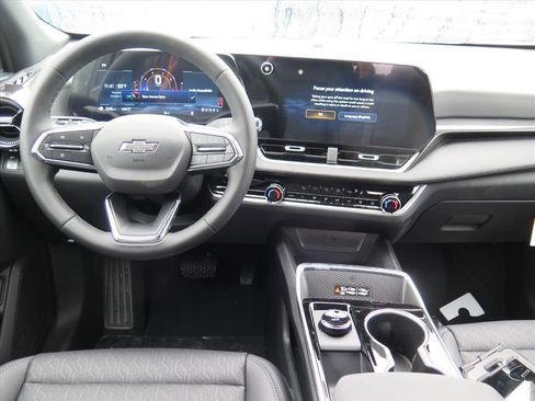 New 2026 Chevrolet Equinox LT w/ Convenience Package II image 13