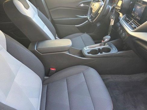 Certified 2024 Chevrolet Trax RS w/ Driver Confidence Package FWD image 19