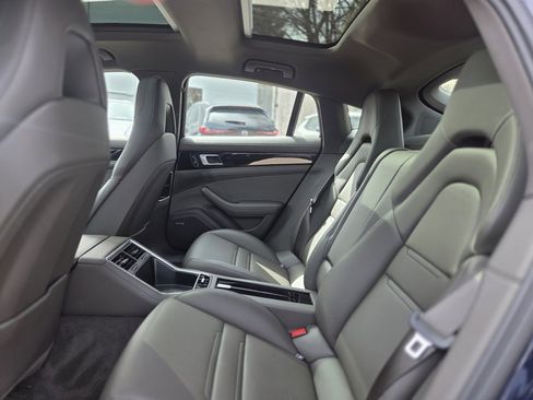 Used 2020 Porsche Panamera 4 image 23