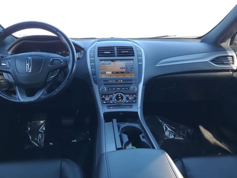 Used 2018 Lincoln MKZ Premiere image 18