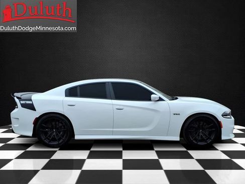 Used 2017 Dodge Charger R/T image 6