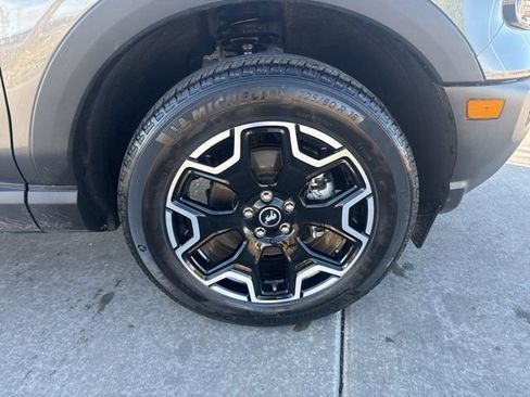 Used 2025 Ford Bronco Sport Outer Banks AWD/4WD image 12