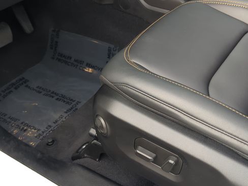 Used 2025 Jeep Wrangler Unlimited Rubicon 392 image 17