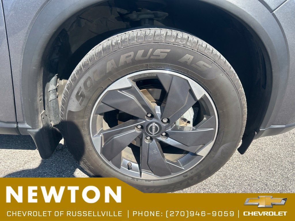 Used 2025 Nissan Rogue SV FWD image 16
