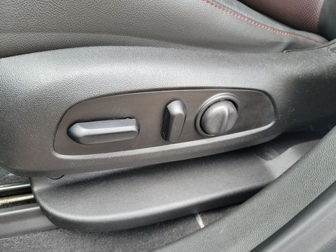 Used 2019 Chevrolet Blazer RS image 18