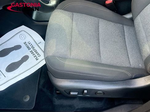 Used 2025 GMC Acadia Elevation image 26