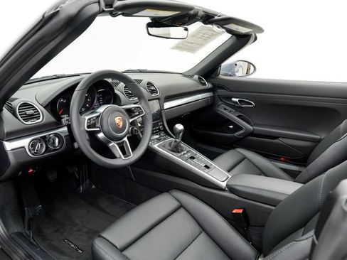 Certified 2024 Porsche 718 Boxster RWD image 4