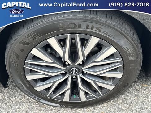 Used 2025 Nissan Altima 2.5 SV FWD image 13