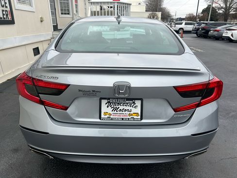 Used 2018 Honda Accord Sport image 6