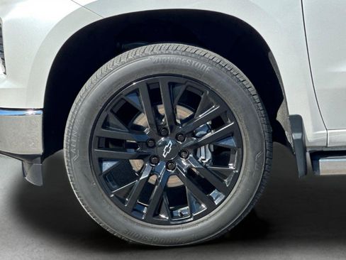 Certified 2022 Chevrolet Silverado 1500 LTZ w/ Technology Package image 37