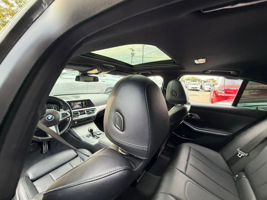 Used 2022 BMW 330i Sedan w/ M Sport Package RWD image 59