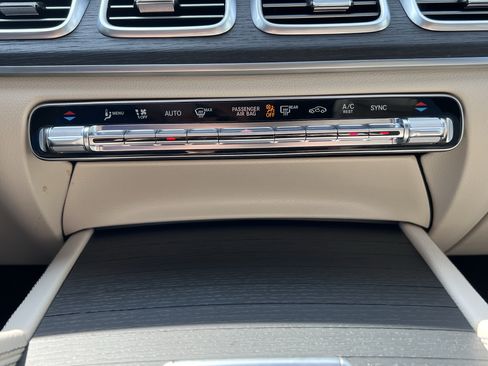 New 2026 Mercedes-Benz GLS 580 4MATIC image 32