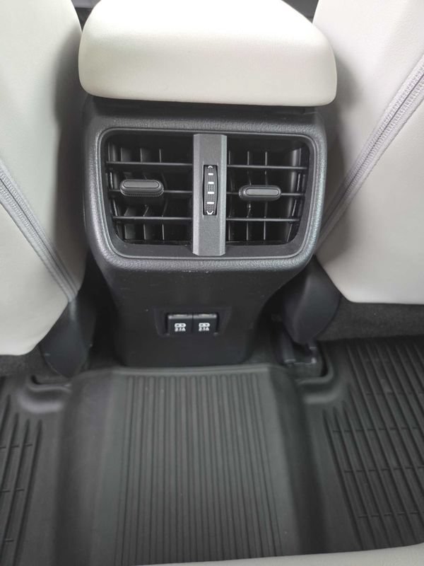 Used 2019 Lexus UX 250h w/ Premium Package AWD/4WD image 27