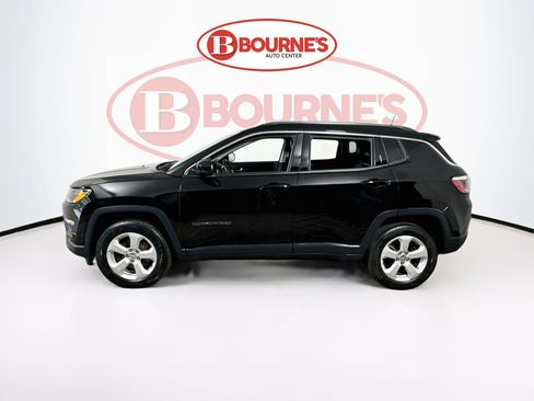 Used 2018 Jeep Compass Latitude w/ Popular Equipment Group AWD/4WD image 4