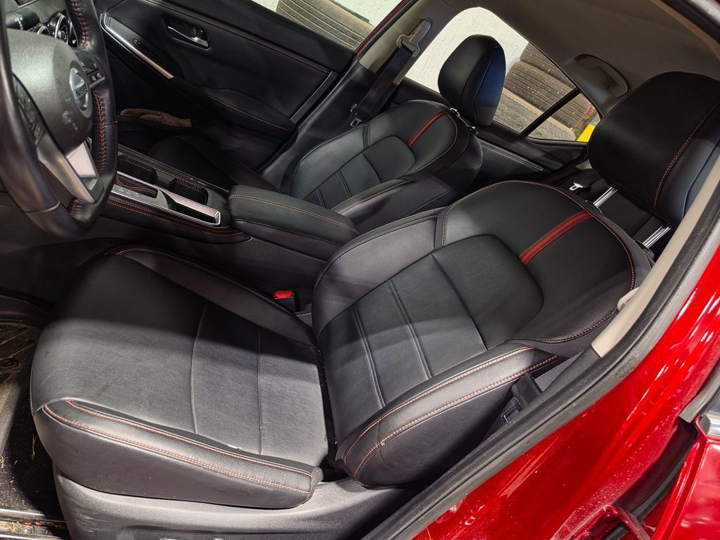 Used 2021 Nissan Sentra SR w/ SR Premium Package FWD image 6