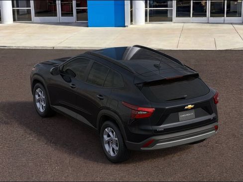 New 2026 Chevrolet Trax LT FWD image 2