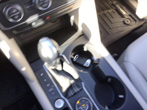 Used 2021 Volkswagen Atlas SE image 24