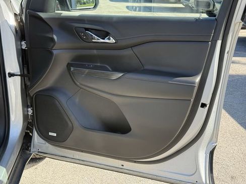 Used 2020 GMC Acadia SLT w/ Driver Alert Package II FWD image 35