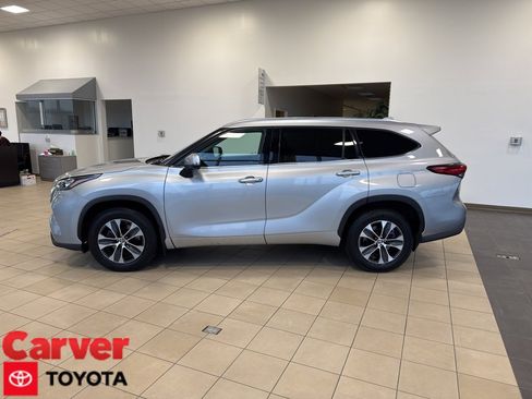 Used 2020 Toyota Highlander XLE image 1