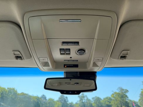 Used 2017 Chevrolet Suburban Premier image 14