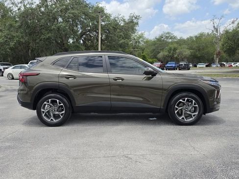 Used 2024 Chevrolet Trax LT w/ Driver Confidence Package FWD image 6