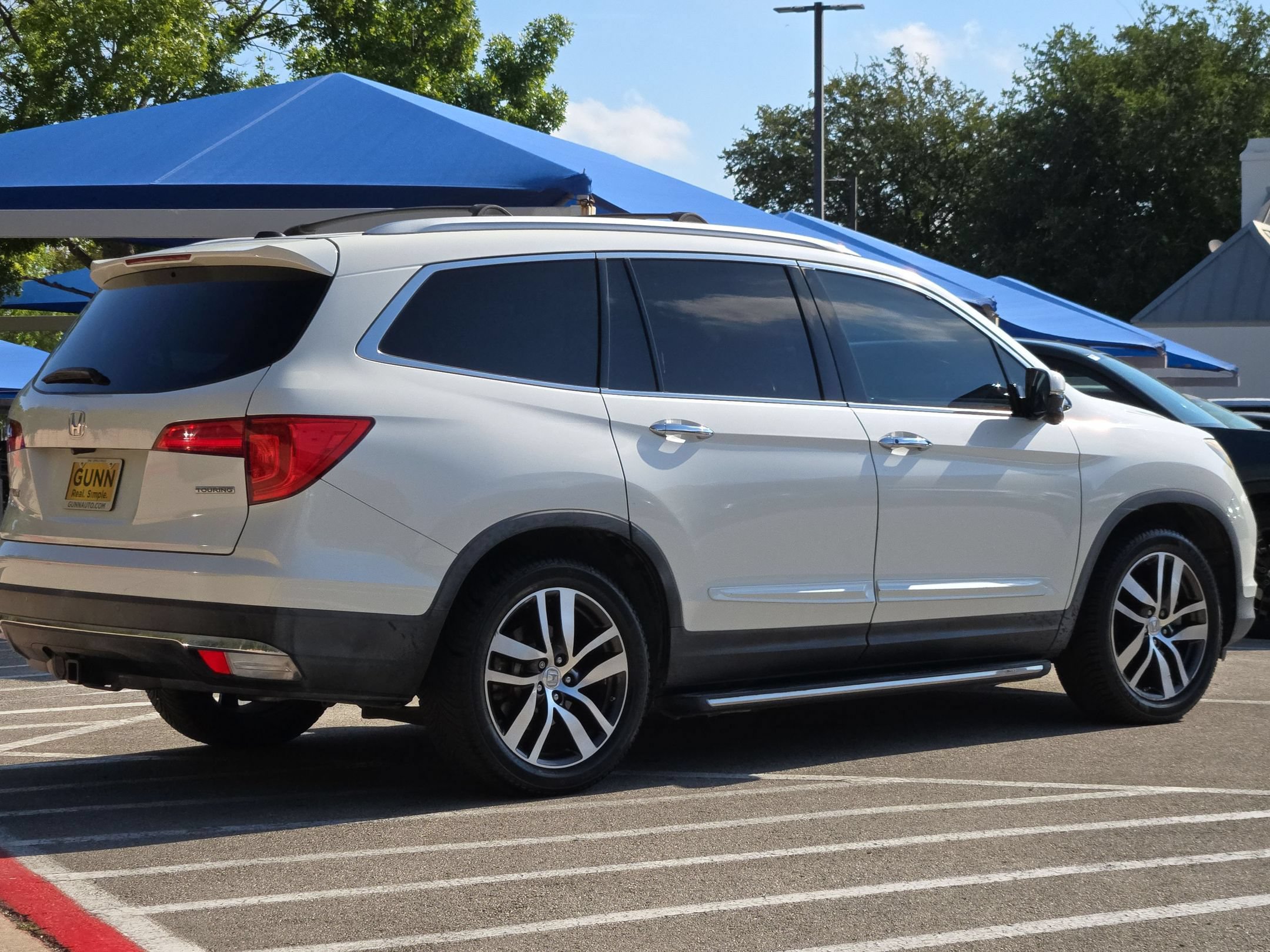 Used 2016 Honda Pilot Touring image 3