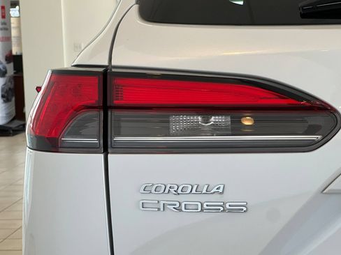 Certified 2023 Toyota Corolla Cross XLE FWD image 27