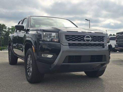 Used 2025 Nissan Frontier SV w/ SV Convenience Package RWD image 7