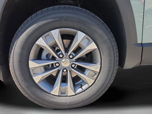 Used 2026 Chevrolet Equinox LT w/ Safety and Technology Package image 9