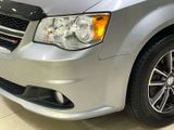Used 2017 Dodge Grand Caravan SXT image 5