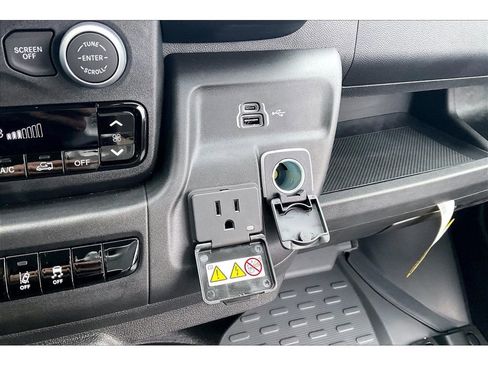 Used 2024 RAM ProMaster 3500 w/ Delivery Van Package image 32