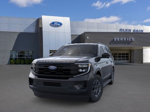 New 2026 Ford Expedition Active RWD image 2