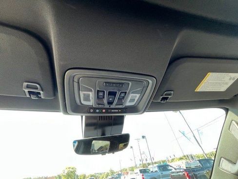 Used 2024 Chevrolet Silverado 1500 High Country image 12