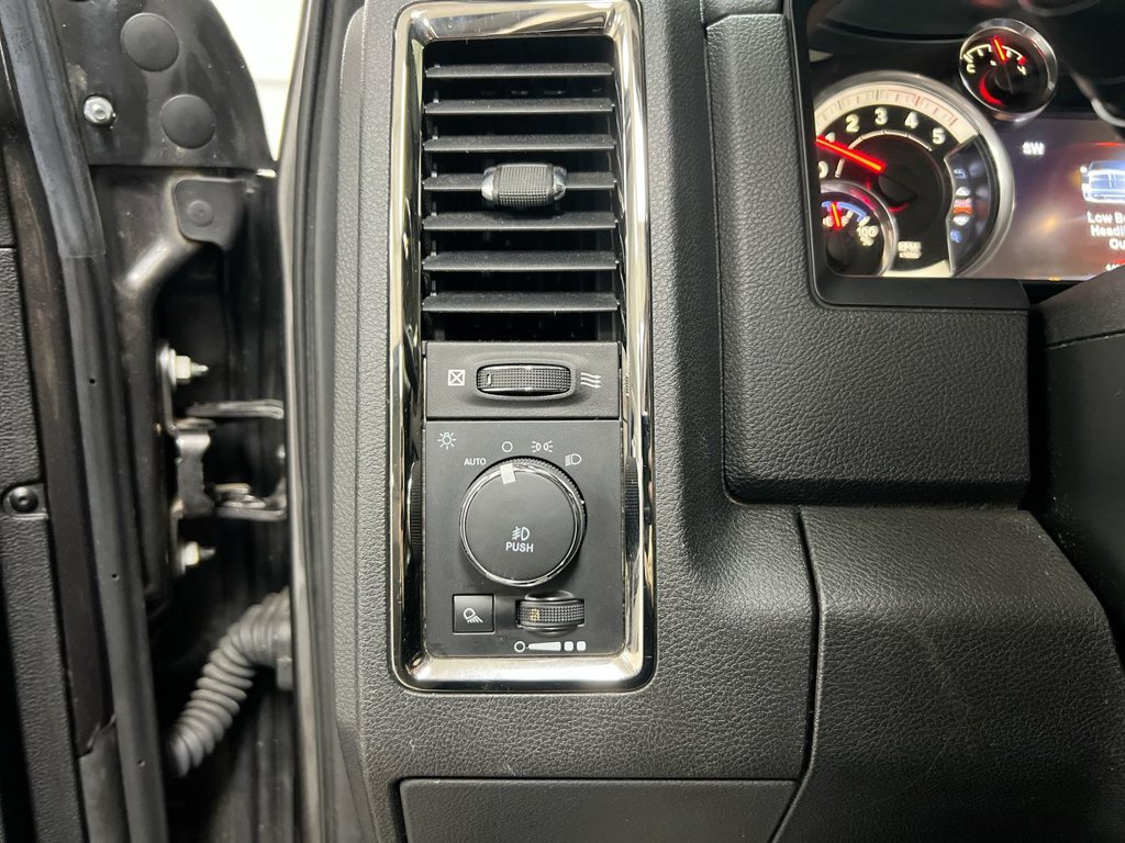 Used 2018 RAM 2500 Laramie w/ Sport Appearance Group AWD/4WD image 19