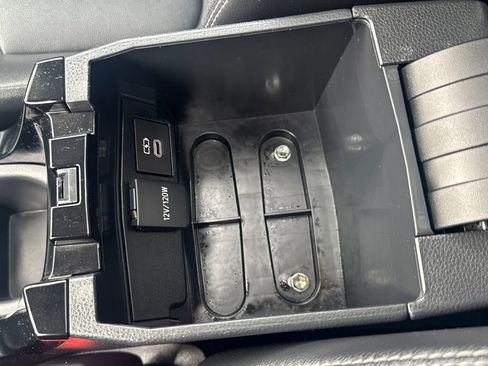 Used 2024 Toyota Corolla Cross XLE w/ Convenience Package image 29