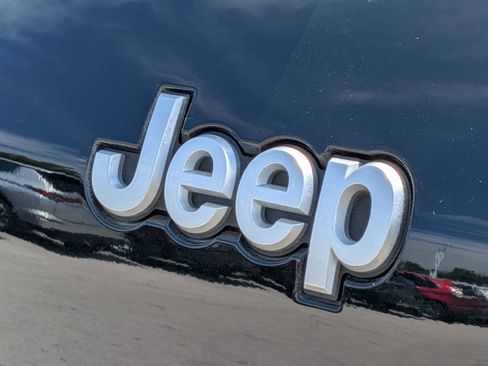 Used 2025 Jeep Grand Cherokee L Limited w/ Trailer Tow Package AWD/4WD image 11
