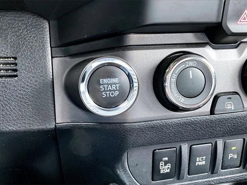 Used 2023 Toyota Tacoma TRD Off-Road image 27