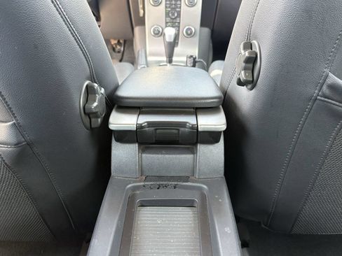 Used 2010 Volvo C70 T5 FWD image 23