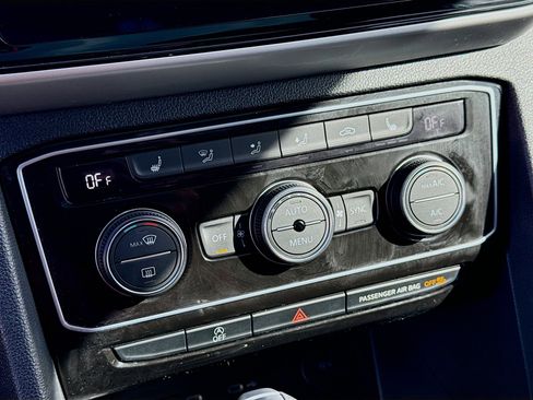 Used 2022 Volkswagen Atlas Cross Sport SE image 14