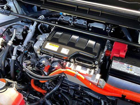 Used 2023 Lexus RZ 450e Premium image 31