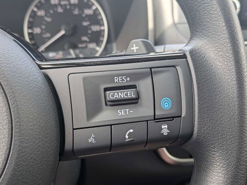 Used 2023 Nissan Rogue SV FWD image 25