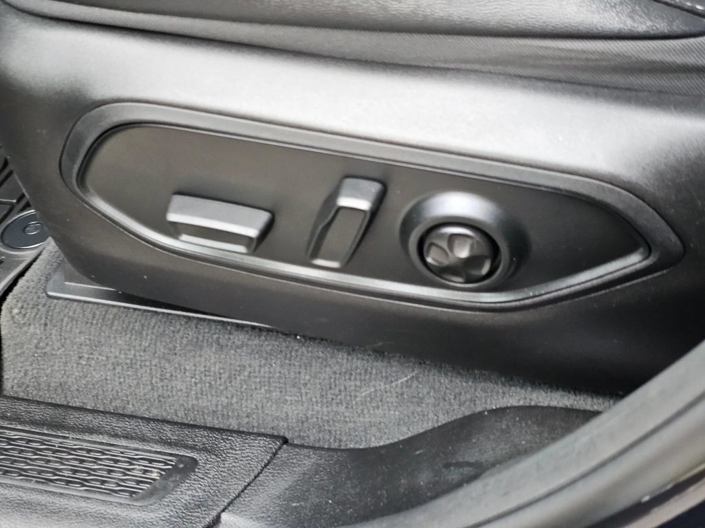 Used 2023 Jeep Grand Cherokee 4WD 4xe w/ Luxury Tech Group II image 24