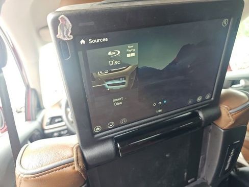 Used 2018 Chrysler Pacifica Limited w/ Advanced Safetytec Group FWD image 32
