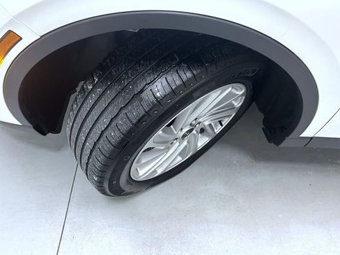 Used 2023 Lincoln Corsair AWD image 23