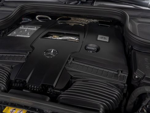 Used 2025 Mercedes-Benz Maybach GLS 600 4MATIC image 92