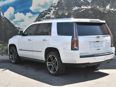 Used 2018 Cadillac Escalade Platinum AWD/4WD image 9