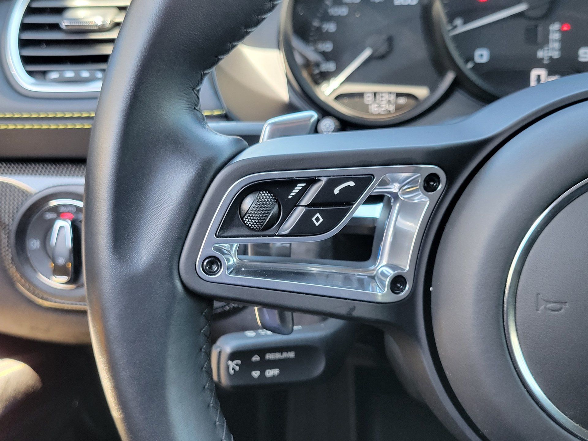 Certified 2023 Porsche 718 Boxster Spyder RWD image 13