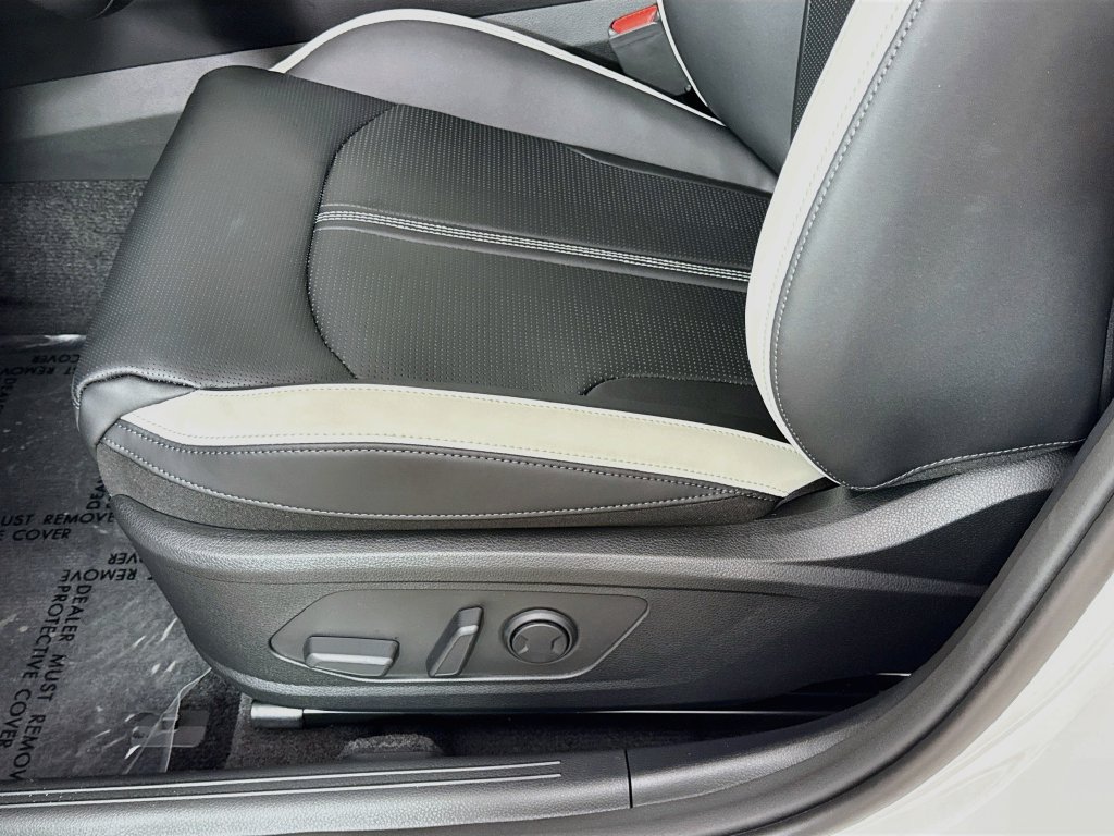 New 2027 Kia K5 GT-Line FWD image 21