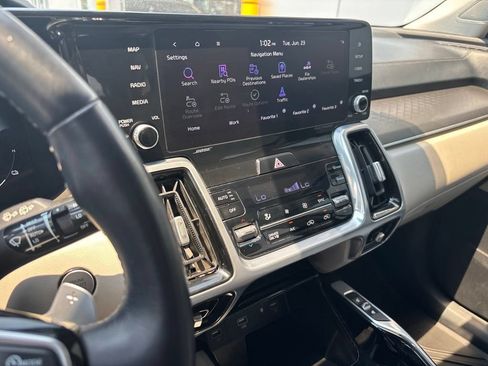 Certified 2023 Kia Sorento SX Prestige AWD/4WD image 13