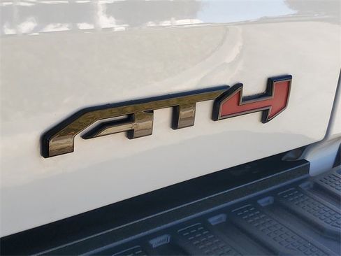 Used 2021 GMC Sierra 1500 AT4 w/ AT4 Premium Package image 8
